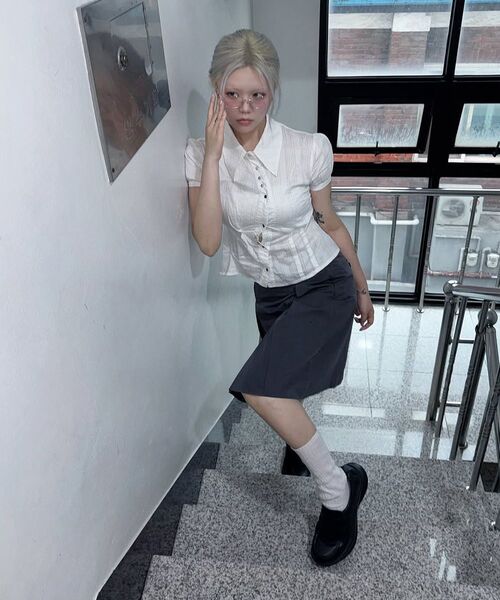 Miseki SEOUL(ミセキソウル)の「Accordion side pleats midi skirt CHARCOAL(スカート・レディース・その他・1/2)」の4枚目の写真