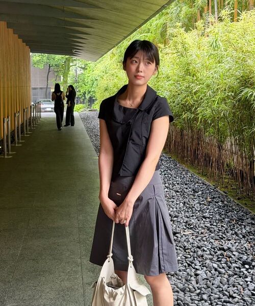 Miseki SEOUL(ミセキソウル)の「Accordion side pleats midi skirt CHARCOAL(スカート・レディース・その他・1/2)」の5枚目の写真