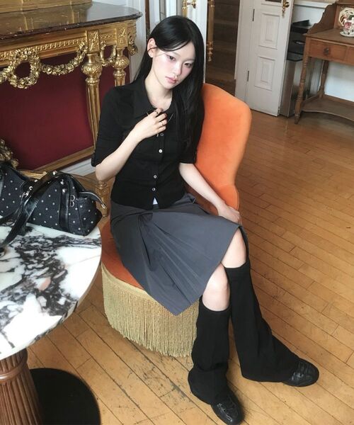 Miseki SEOUL(ミセキソウル)の「Accordion side pleats midi skirt CHARCOAL(スカート・レディース・その他・1/2)」の13枚目の写真