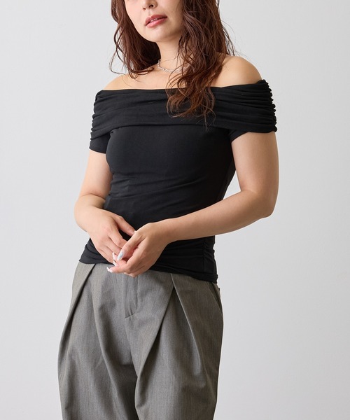 H.TOKYO(エイチトウキョウ)の「ドレープオフショルダートップス(Tシャツ/カットソー・レディース・ホワイト/ブラック/グレー・FREE)」の2枚目の写真