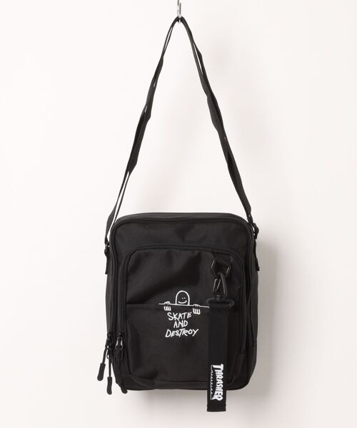THRASHER(スラッシャー)の「THRASHER VERTICAL MINI SHOULDER BAG(ST)(ショルダーバッグ・メンズ・ブラック系その他/ブラック系その他2・FREE)」の2枚目の写真