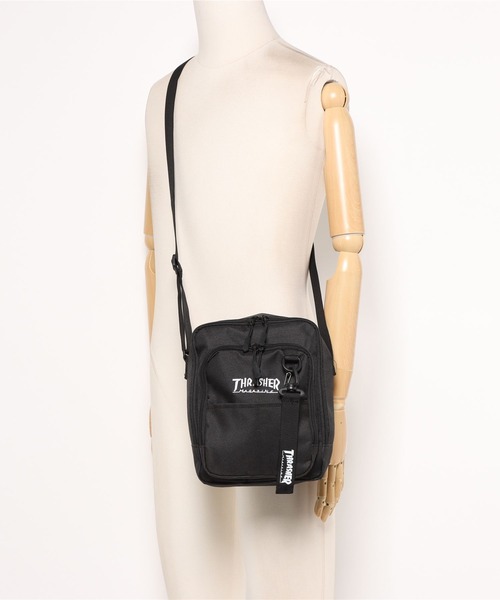 THRASHER(スラッシャー)の「THRASHER VERTICAL MINI SHOULDER BAG(ST)(ショルダーバッグ・メンズ・ブラック系その他/ブラック系その他2・FREE)」の3枚目の写真