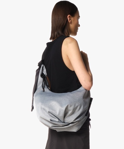 Cote&Ciel(コートエシエル)の「【cote&ciel/コートエシエル】 Hyco S Woven Concrete Grey(ショルダーバッグ・メンズ・グレー・FREE)」の12枚目の写真