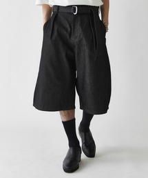 メンズのデニムパンツ（ブラック/黒色系・ハーフ・ひざ丈