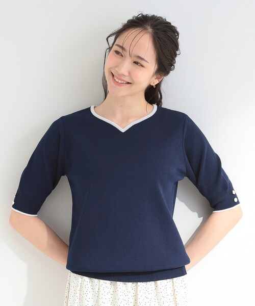 SHOO・LA・RUE（シューラルー）の「【洗濯機可/UV/5分袖】ハートネックでお顔周りすっきり バイカラーニット（ニット/セーター・レディース・ネイビー/パープル/ライトグレー・04/03/02/01）」の12枚目の写真
