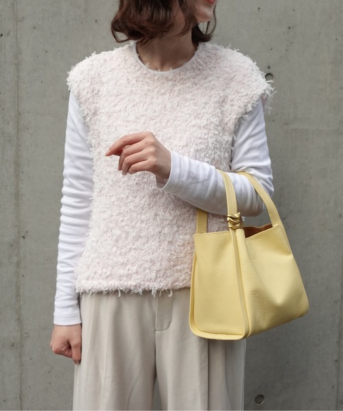 NiiNa(ニーナ)の「【NiiNa】【高品質牛革】本革レザー2wayバケットバッグ(ポーチ付き)(ショルダーバッグ・レディース・カーキ・FREE)」の21枚目の写真