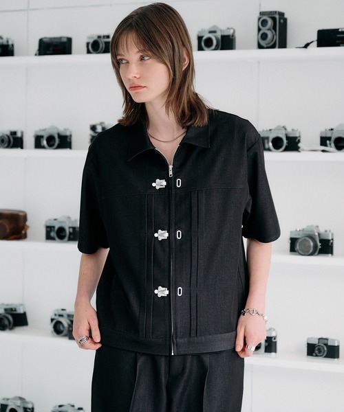 SELLE GLANT（セレグランテ）の「DENIM-LIKE TOGGLE BUCKLE SHIRT JACKET / デニムライクトグルバックルシャツジャケット（シャツ/ブラウス・メンズ・ブラック/ダークブラウン/ダークインディゴブルー・MEDIUM/LARGE/SMALL）」の12枚目の写真