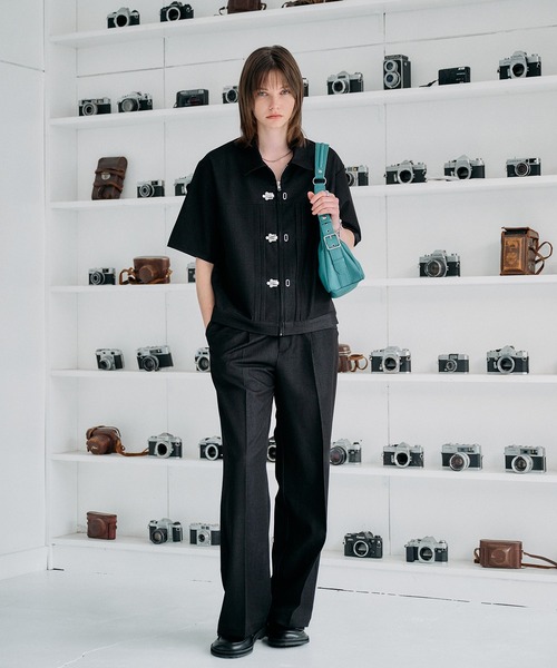 SELLE GLANT（セレグランテ）の「DENIM-LIKE TOGGLE BUCKLE SHIRT JACKET / デニムライクトグルバックルシャツジャケット（シャツ/ブラウス・メンズ・ブラック/ダークブラウン/ダークインディゴブルー・MEDIUM/LARGE/SMALL）」の16枚目の写真