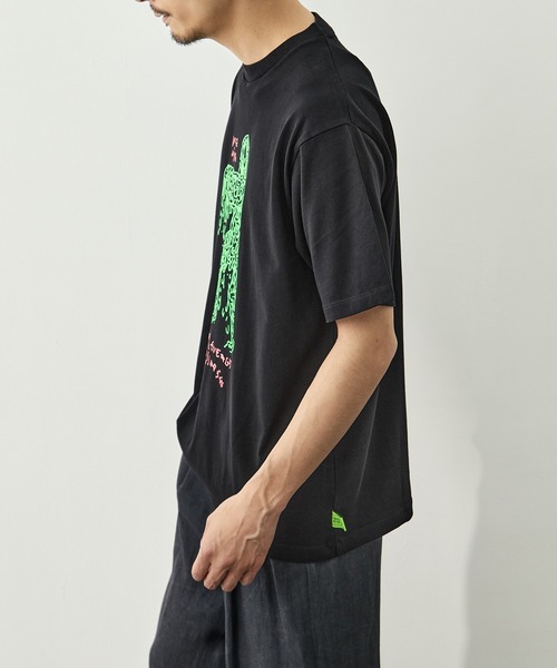 LOOSE JOINTS(ルーズジョインツ)の「【LOOSE JOINTS/ルーズジョインツ】STEWART ARMSTRONG - TOTAL ENERGY COLLAPSE S/S TEE(Tシャツ/カットソー・メンズ・ホワイト/ブラック・L/M)」の3枚目の写真