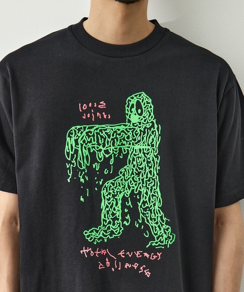 LOOSE JOINTS(ルーズジョインツ)の「【LOOSE JOINTS/ルーズジョインツ】STEWART ARMSTRONG - TOTAL ENERGY COLLAPSE S/S TEE(Tシャツ/カットソー・メンズ・ホワイト/ブラック・L/M)」の7枚目の写真