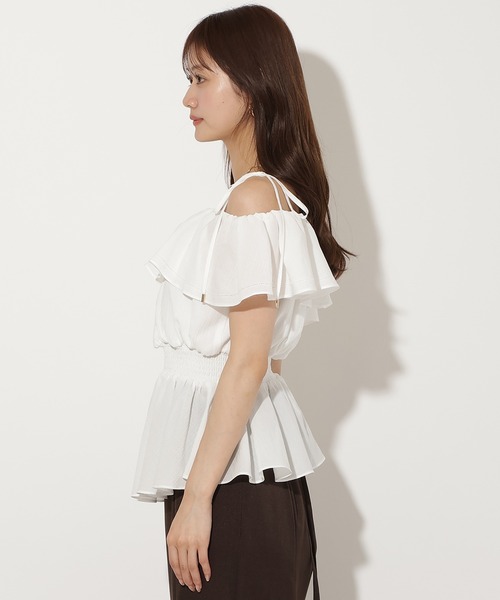 AND COUTURE（アンドクチュール）の「オフショルフリル半袖ブラウス（シャツ/ブラウス・レディース・レッド/イエロー/オフホワイト・FREE）」の16枚目の写真