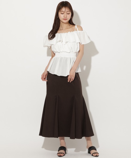 AND COUTURE（アンドクチュール）の「オフショルフリル半袖ブラウス（シャツ/ブラウス・レディース・レッド/イエロー/オフホワイト・FREE）」の21枚目の写真