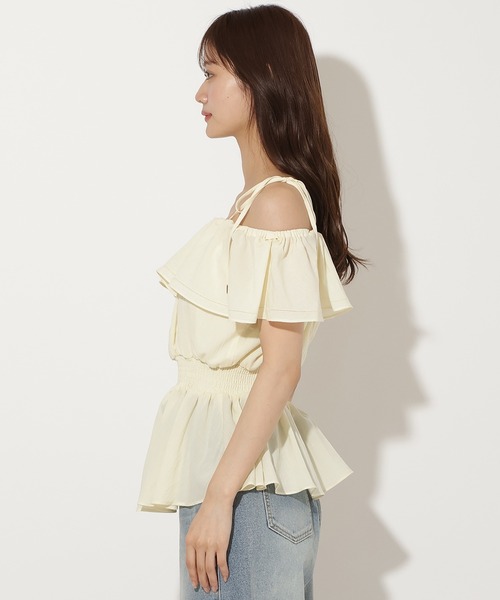 AND COUTURE（アンドクチュール）の「オフショルフリル半袖ブラウス（シャツ/ブラウス・レディース・レッド/イエロー/オフホワイト・FREE）」の11枚目の写真