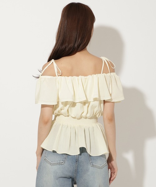 AND COUTURE（アンドクチュール）の「オフショルフリル半袖ブラウス（シャツ/ブラウス・レディース・レッド/イエロー/オフホワイト・FREE）」の12枚目の写真