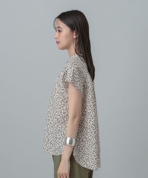 GLOBAL WORK（グローバルワーク）の「MATINEE LINE/ラミーフレンチSLシャツ/678456（シャツ/ブラウス・レディース・ブラック/レオパード/ベージュ・LARGE/MEDIUM）」の16枚目の写真