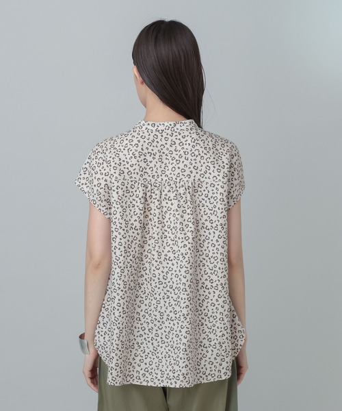 GLOBAL WORK（グローバルワーク）の「MATINEE LINE/ラミーフレンチSLシャツ/678456（シャツ/ブラウス・レディース・ブラック/レオパード/ベージュ・LARGE/MEDIUM）」の17枚目の写真