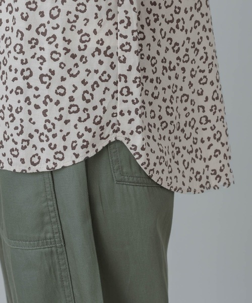 GLOBAL WORK（グローバルワーク）の「MATINEE LINE/ラミーフレンチSLシャツ/678456（シャツ/ブラウス・レディース・ブラック/レオパード/ベージュ・LARGE/MEDIUM）」の21枚目の写真