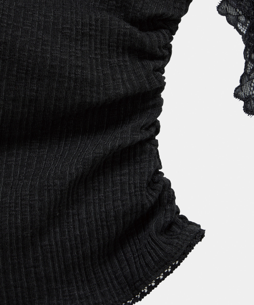 ETRE AU SOMMET(エトレオソメ)の「Lace One-Shoulder Shirring Top (Black)(Tシャツ/カットソー・レディース・その他・FREE)」の4枚目の写真