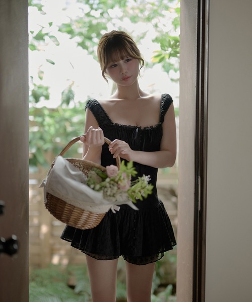 M DOLLY（エムドリー）の「Flower eyelet peplum set up/フラワーアイレットペプラムセットアップ（セットアップ・レディース・ホワイト/ブラック・FREE）」の8枚目の写真