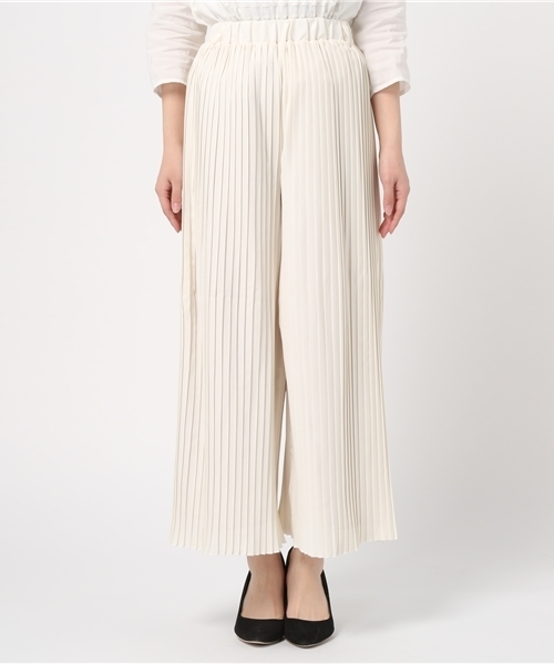 Chico（チコ）の「【who's who Chico】プリーツワイドパンツ（その他パンツ・レディース・オフホワイト/ピンクベージュ/グレー・FREE）」の4枚目の写真