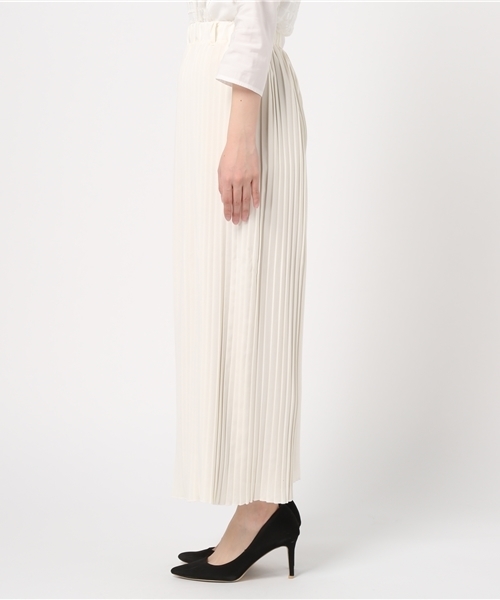 Chico（チコ）の「【who's who Chico】プリーツワイドパンツ（その他パンツ・レディース・オフホワイト/ピンクベージュ/グレー・FREE）」の5枚目の写真