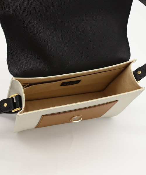 CULLNI(クルニ)の「Leather Tuck Lock Mini Flap Bag(ショルダーバッグ・メンズ・グレー系/ブラック系/ホワイト系/ブラック・ONESIZE)」の7枚目の写真