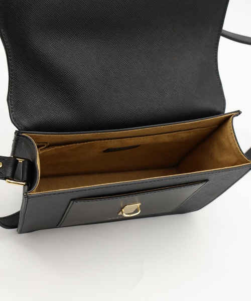 CULLNI(クルニ)の「Leather Tuck Lock Mini Flap Bag(ショルダーバッグ・メンズ・グレー系/ブラック系/ホワイト系/ブラック・ONESIZE)」の22枚目の写真