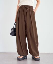 Green　Parks（グリーンパークス）の「ウエストタックコクーンパンツ（その他パンツ・レディース）」