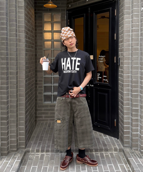 LOSERS CLUB(ルーザーズクラブ)の「HATE WISDOM TOOTH ロゴ 半袖Tシャツ ブラック(Tシャツ/カットソー・レディース・その他・1(M)/2(L)/0)」の1枚目の写真