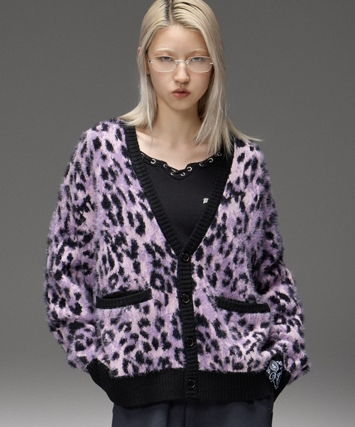 X-girl(エックスガール)の「LEOPARD SHAGGY KNIT CARDIGAN(カーディガン/ボレロ・レディース・ピンク/レオパード・ONE SIZE)」の2枚目の写真