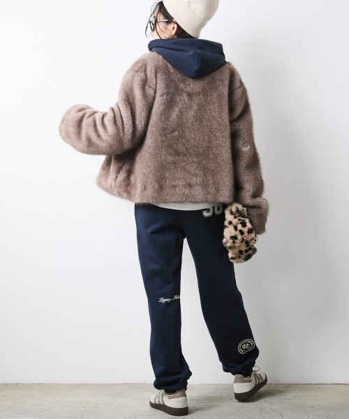 CHIC STYLE(シックスタイル)の「ノーカラーファージャケット<大きいサイズ有>シックスタイル(ノーカラージャケット・レディース・ブラウン系/グレー系・LL/5L/4L/3L/L/M)」の7枚目の写真
