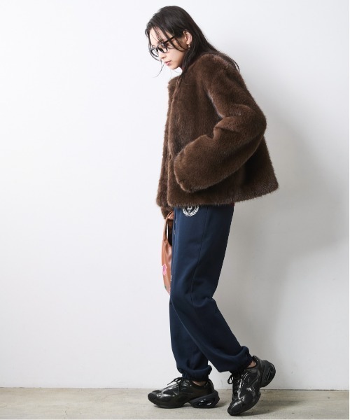 CHIC STYLE(シックスタイル)の「ノーカラーファージャケット<大きいサイズ有>シックスタイル(ノーカラージャケット・レディース・ブラウン系/グレー系・LL/5L/4L/3L/L/M)」の12枚目の写真