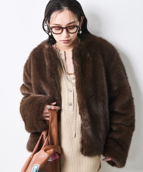 CHIC STYLE(シックスタイル)の「ノーカラーファージャケット<大きいサイズ有>シックスタイル(ノーカラージャケット・レディース・ブラウン系/グレー系・LL/5L/4L/3L/L/M)」の20枚目の写真