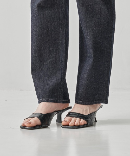 YANUK（ヤヌーク）の「【YANUK/ヤヌーク】ANNETTE(Slim Straight) OWI（デニムパンツ・レディース・ダークインディゴブルー・23.0cm/24.0cm/25.0cm/26.0cm）」の4枚目の写真
