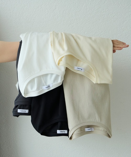 Aunely（オーネリー）の「【Aunely】シルケット大人のラウンドクルーネックプルオーバー＜YOSOOIシリーズ＞（Tシャツ/カットソー・レディース・グレイッシュベージュ/イエロー系/オフホワイト/ダークグレー/ブラック・M/L）」の8枚目の写真