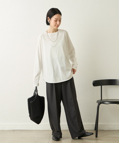 Aunely（オーネリー）の「【Aunely】シルケット大人のラウンドクルーネックプルオーバー＜YOSOOIシリーズ＞（Tシャツ/カットソー・レディース・グレイッシュベージュ/イエロー系/オフホワイト/ダークグレー/ブラック・M/L）」の16枚目の写真