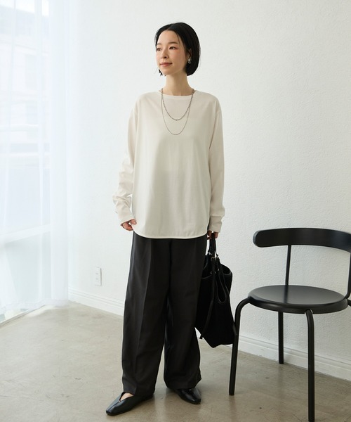 Aunely（オーネリー）の「【Aunely】シルケット大人のラウンドクルーネックプルオーバー＜YOSOOIシリーズ＞（Tシャツ/カットソー・レディース・グレイッシュベージュ/イエロー系/オフホワイト/ダークグレー/ブラック・M/L）」の18枚目の写真