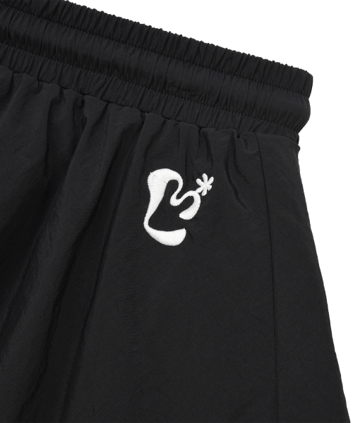 LMR(エルエムアール)の「レイヤードトラックナイロンスカートパンツBLACK(その他パンツ・レディース・ブラック・SMALL/MEDIUM)」の5枚目の写真