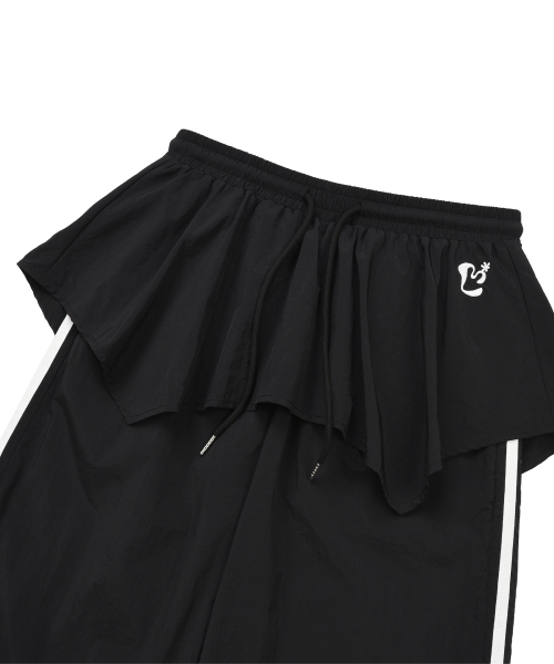 LMR(エルエムアール)の「レイヤードトラックナイロンスカートパンツBLACK(その他パンツ・レディース・ブラック・SMALL/MEDIUM)」の6枚目の写真