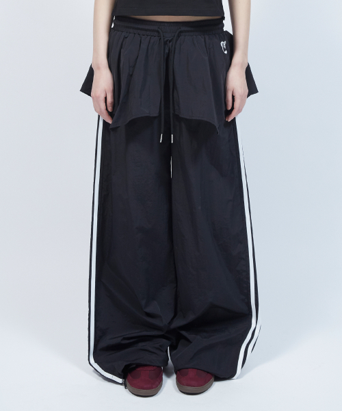 LMR(エルエムアール)の「レイヤードトラックナイロンスカートパンツBLACK(その他パンツ・レディース・ブラック・SMALL/MEDIUM)」の11枚目の写真