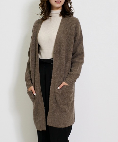 Belta attrice(ベルタアトリーチェ)の「ロイヤルベビーアルパカ100% ヘアリ―畦編み 1ボタン セミロングニットカーディガン(カーディガン/ボレロ・レディース・チャコールグレー/ベージュ/グレー/カーキ・FREE)」の1枚目の写真