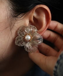 【返品・交換不可】ワイヤーアートの梅の花ピアス