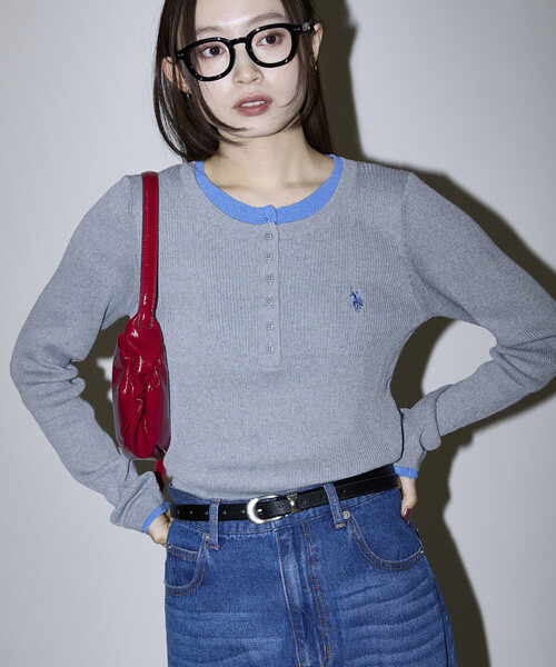 U.S. POLO ASSN.(ユーエスポロアッスン)の「U.S. POLO ASSN. × PUBLUX/ユーエスポロアッスン 別注 ダブル ヘンリーネック レイヤード ニット 限定展開(ニット/セーター・レディース・ブラウン/グレー/ネイビー・フリ-)」の16枚目の写真