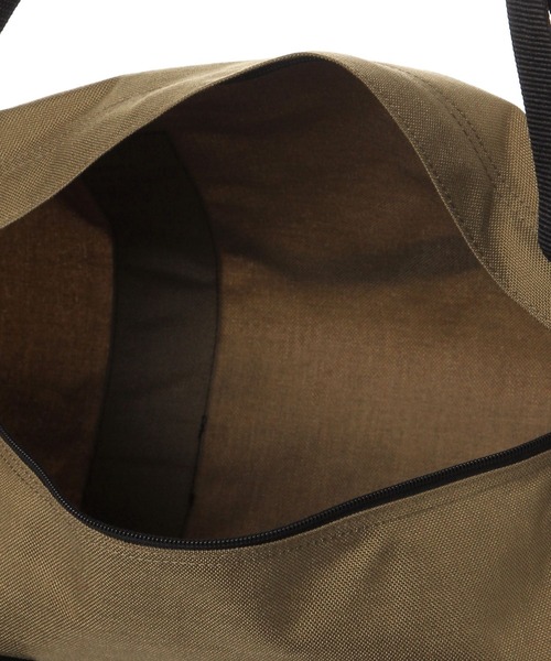GEORGE'S(ジョージズ)の「【OUTDOOR PRODUCTS】ROLL BOSTON L(ショルダーバッグ・メンズ・ライトベージュ/ネイビー・LARGE)」の11枚目の写真