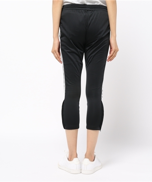 adidas（アディダス）の「【adicolor】 オリジナルス パンツ[CIGARETTE TRACK PANTS]（その他パンツ・レディース・ブラック・SMALL/LARGE/XX-LARGE/XXX-LARGE/X-SMALL/MEDIUM）」の4枚目の写真