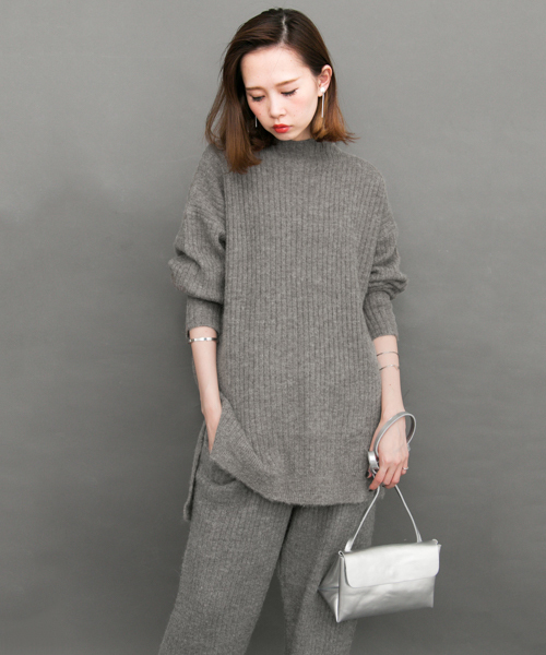 KBF(ケイビーエフ)の「KBF リブサイドスリットプルオーバー(ニット/セーター・レディース・ダークグリーン/オレンジ/オフホワイト/トップグレー・ONE)」の22枚目の写真