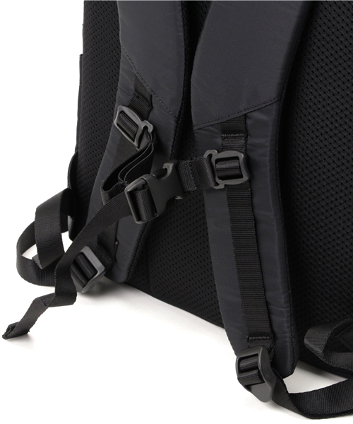 Columbia（コロンビア）の「サンドリバー18Lバックパック（バックパック/リュック・メンズ・ブラック・ONE SIZE）」の5枚目の写真