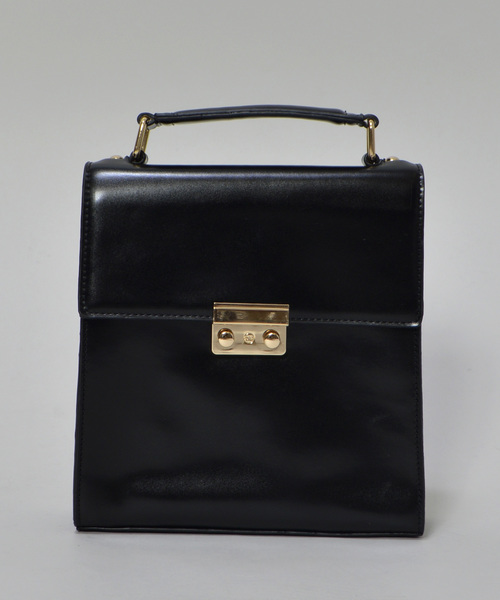 archives（アルシーヴ）の「ガラスPUスクエアショルダーバック（ショルダーバッグ・レディース・グリーン/キャメル/ブラック・MEDIUM）」の4枚目の写真