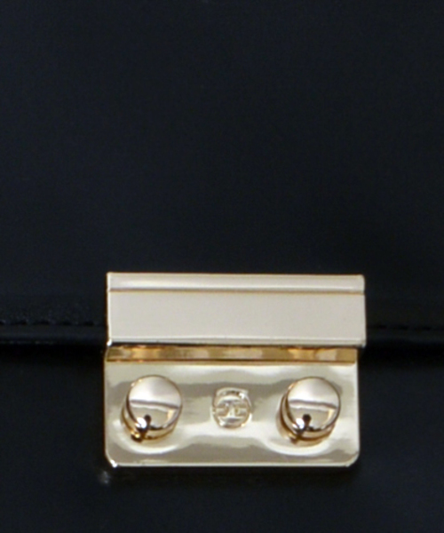 archives（アルシーヴ）の「ガラスPUスクエアショルダーバック（ショルダーバッグ・レディース・グリーン/キャメル/ブラック・MEDIUM）」の19枚目の写真