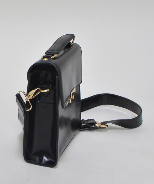 archives（アルシーヴ）の「ガラスPUスクエアショルダーバック（ショルダーバッグ・レディース・グリーン/キャメル/ブラック・MEDIUM）」の11枚目の写真